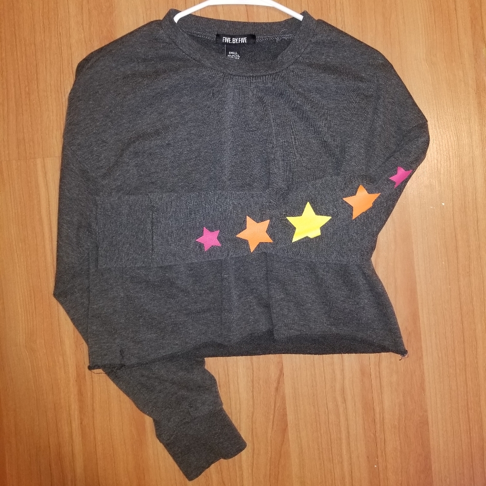 Gray Long-Sleeve Crop Top